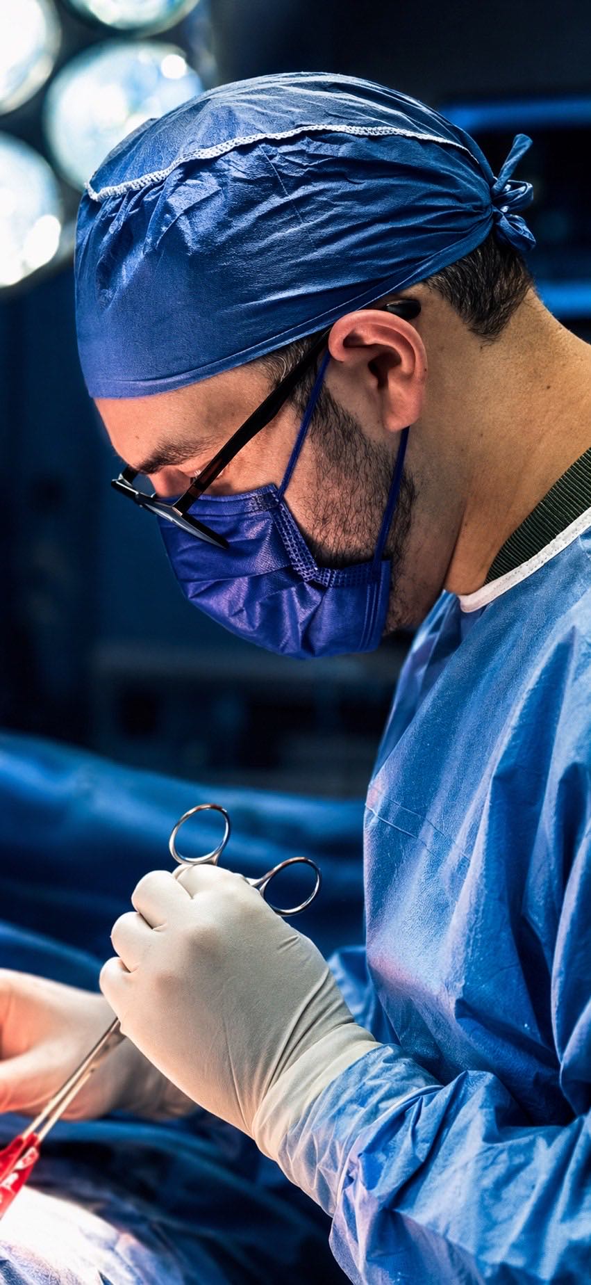 Dr. Alan Kleiman Zisman en cirugía laparoscópica